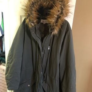 Target Ava & Viv Olive green Puffer jacket w/ Detachable fur hood. Size 4